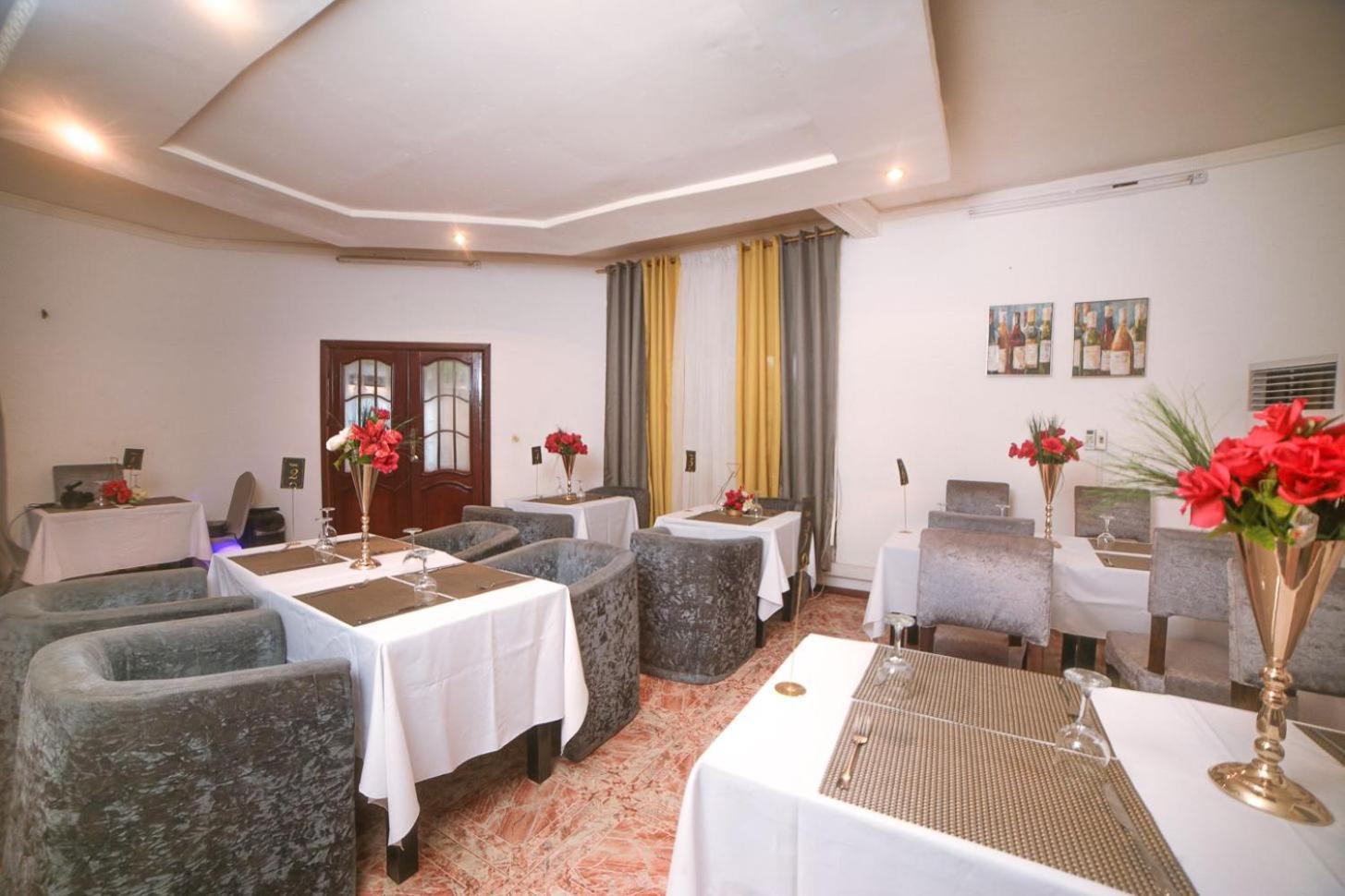 Les Residences De La Providence - Appart Hotel Yaoundé Buitenkant foto